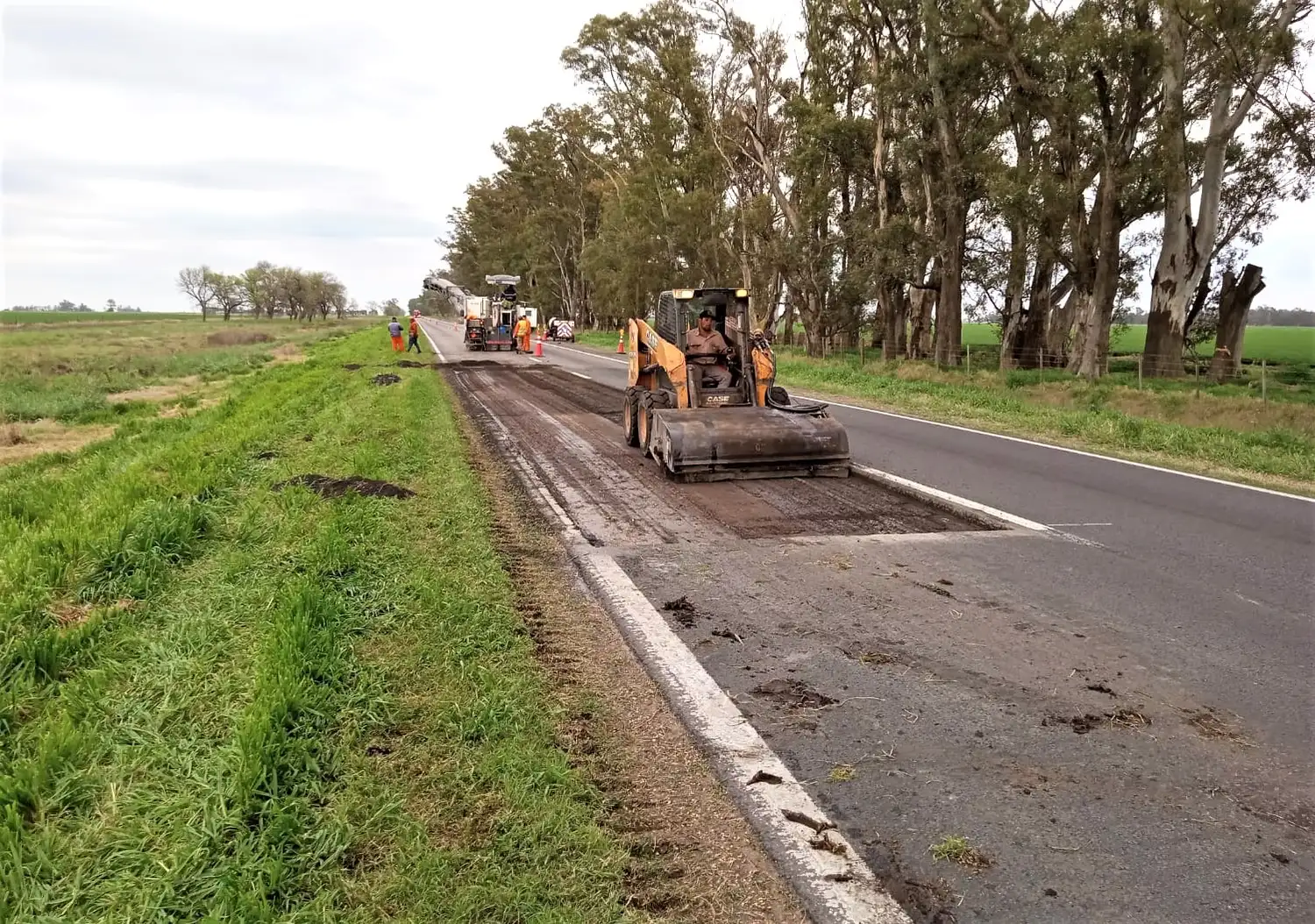 El organismo informó que reiterarán los trabajos de mejoramiento de la Ruta Nacional 33 en su trayecto por la localidad de Firmat. Foto: archivo Vialidad Nacional.
