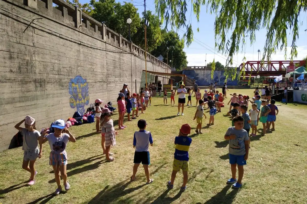 Con una gran concurrencia de chicos, se desarrolló la primera semana de la colonia municipal de verano