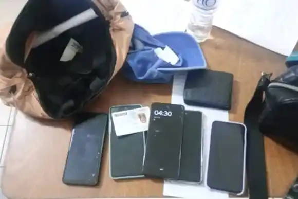 Robaron celulares durante un recital y fueron detenidas en el macrocentro