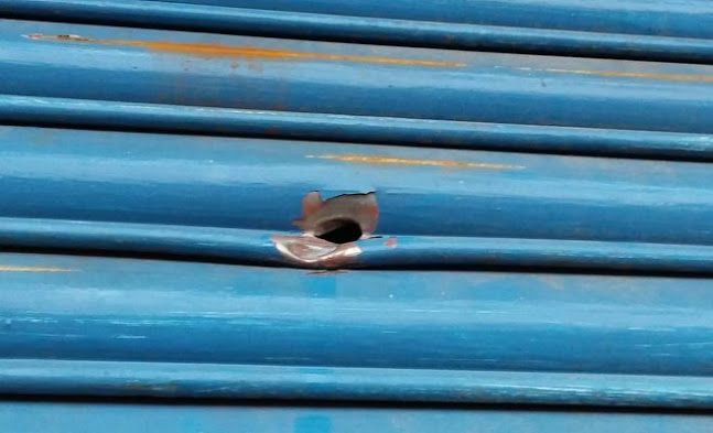 Tres hombres dispararon a mansalva en pleno centro de Campana