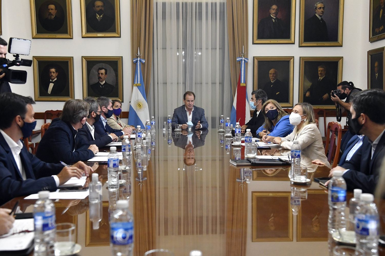 Provincia adelantó que priorizará las clases y la actividad economica