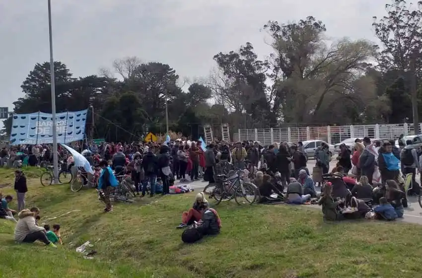 Vecinos afectados por los cortes de ruta: "Somos rehenes de esta gente"