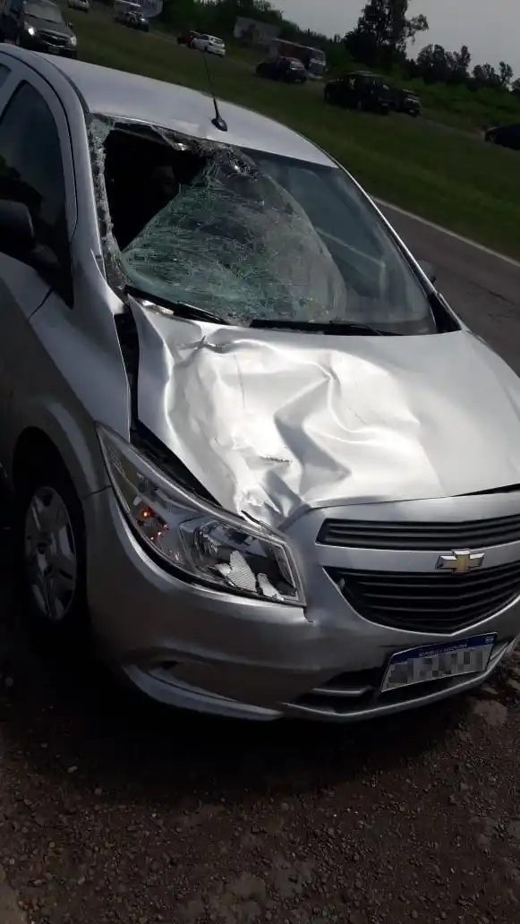 Peatón embestido por un auto en la autopista Rosario-Córdoba