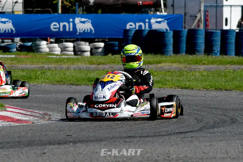 Atilio superó varias posiciones en la final para terminar sexto y sumar puntos para el campeonato donde se mantiene cuarto. Foto: Ph.: © Prensa E-Kart
