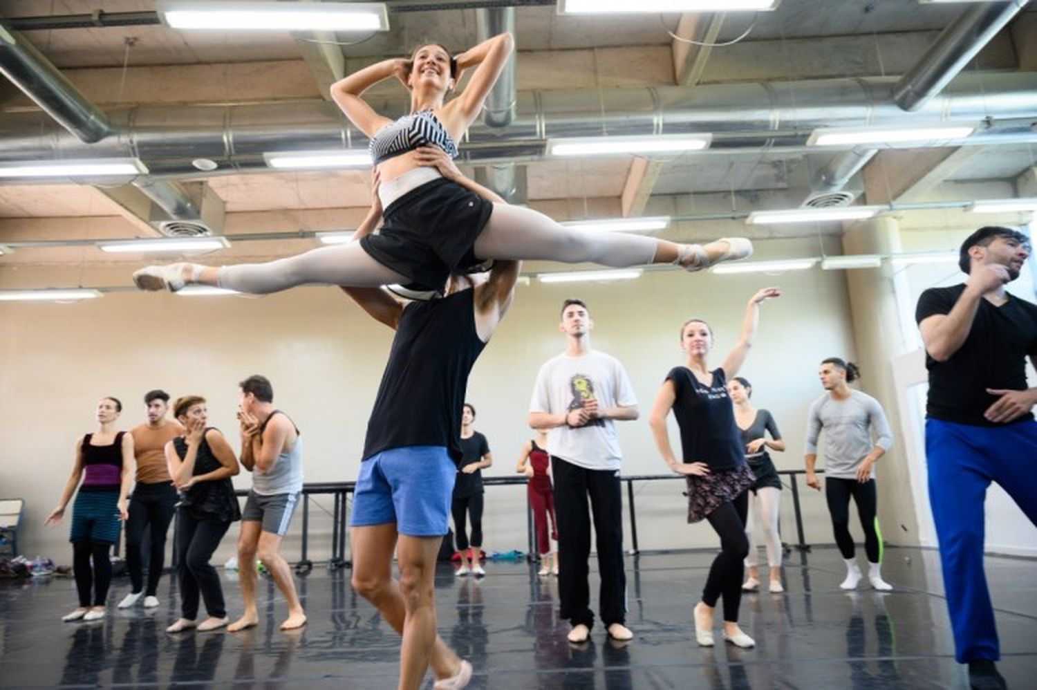 Ciclo de clases abiertas para bailarines en el Centro Cultural Municipal