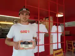 Un sándwich con esencia ahumada en pizzeria Gino's