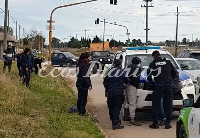 Aprehendidos tras saltar un paredón para robar
