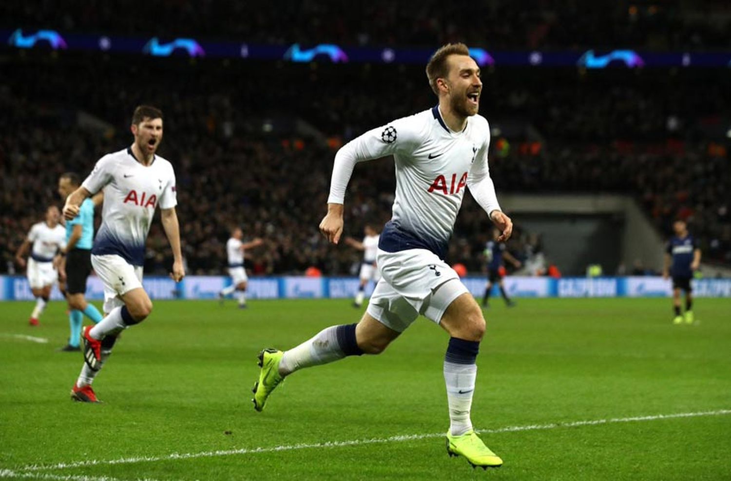 Tottenham le ganó a Inter y se metió en la lucha