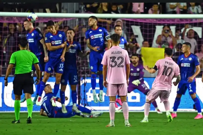 La increíble curiosidad detrás del tiro libre agónico de Messi en su debut con Inter Miami