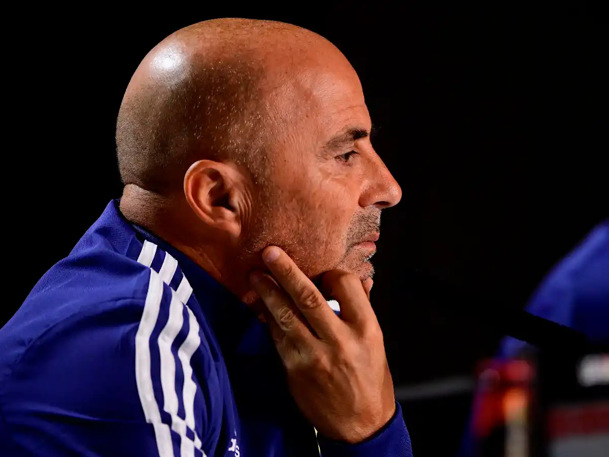 “Por ahora, no evalúo irme”