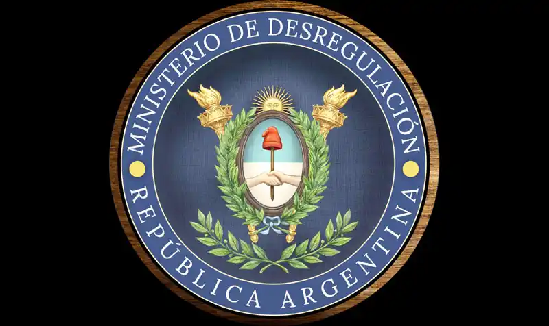 El Ejecutivo diseña reformas para flexibilizar sectores clave de la economía