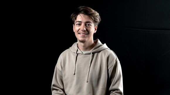 La inspiradora historia de Sasha: de albañil a influencer viajero