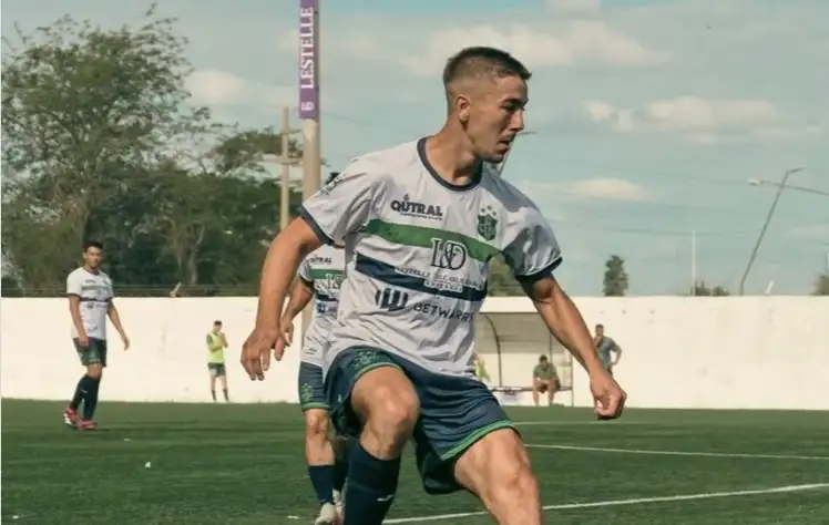 Bruno Di Bello, nuevo futbolista de Kimberley
