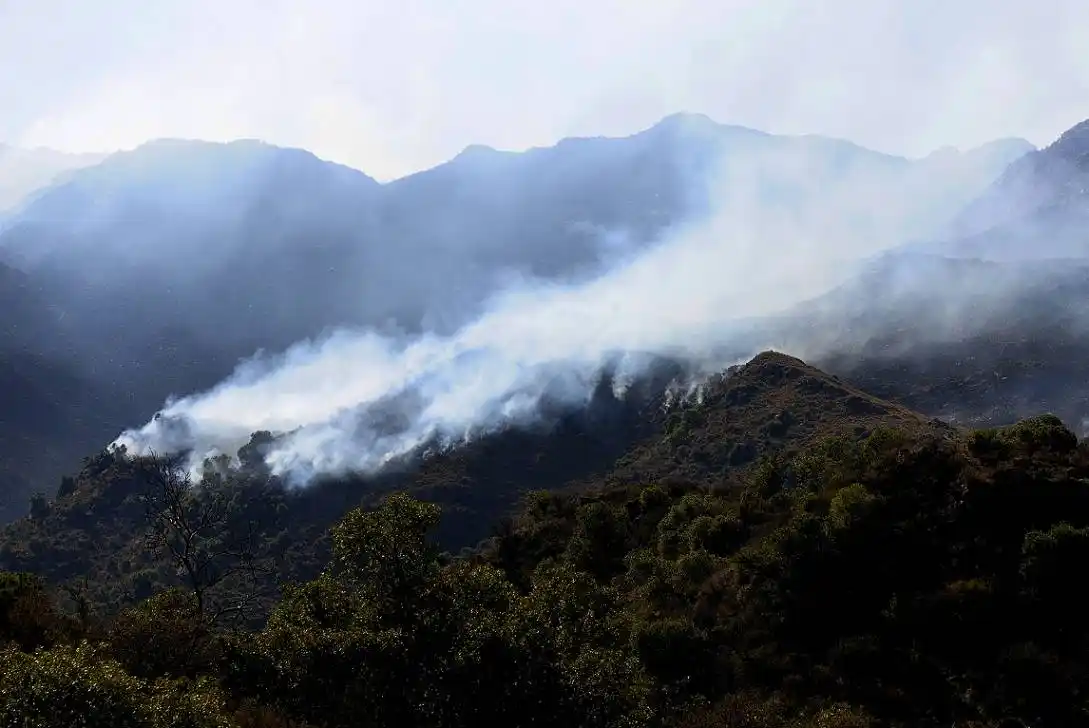 Persisten los incendios en San Luis