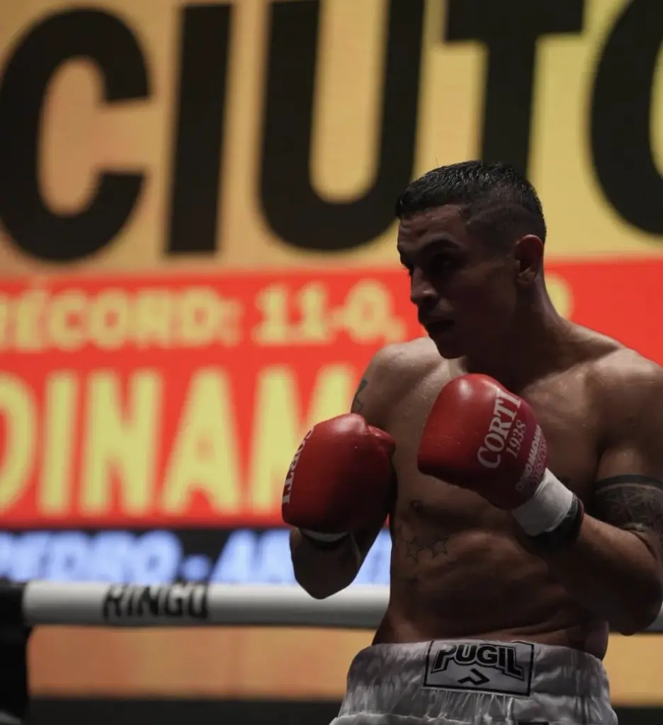 Boxeo: Laureano Ubiedo Sciuto no pudo con Maquinita Sosa
