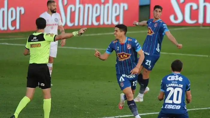 Arsenal venció a Argentinos y sumó su primer triunfo en la Liga Profesional