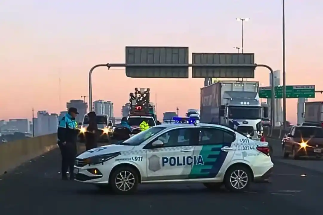 El siniestro fatal ocurrió a la altura del puente Nicolás Avellaneda.