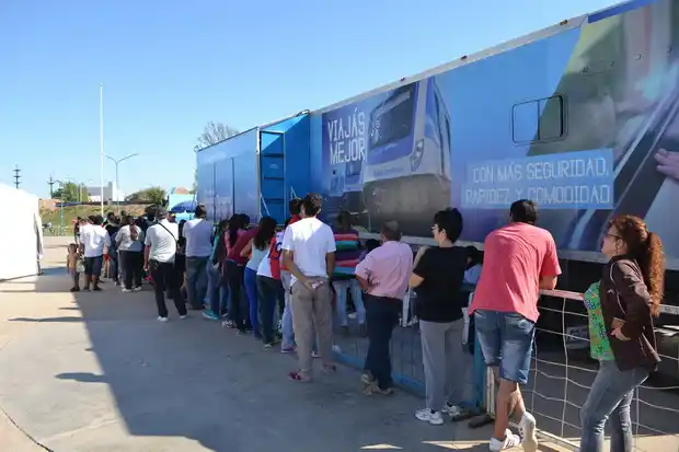 Llegó el camión del DNI: podrá realizar hasta 500 trámites diarios