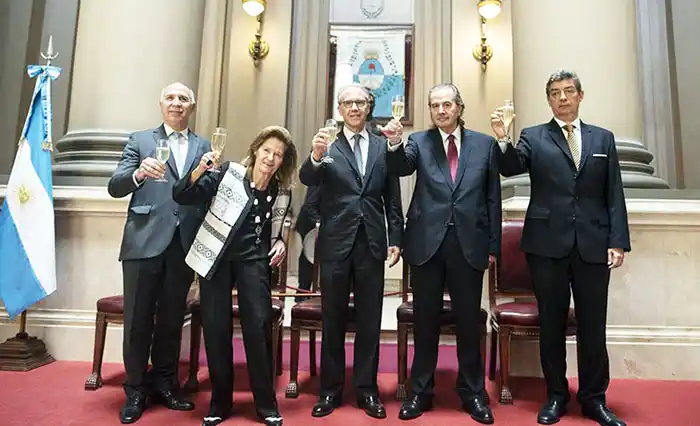 Argentina: semifinal;  República 3 – Kirchnerismo 0