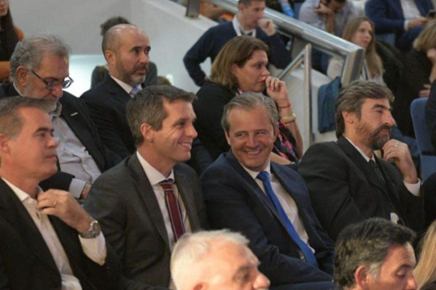 La foto que todos querían ver: Piaggio, Cresto y Bahl, juntos en el Aniversario de la UNER