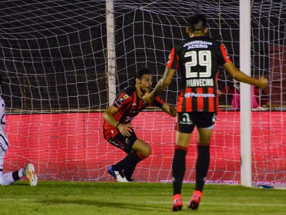 Heroica remontada de Patronato ante Lanús