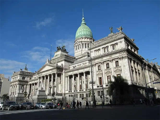 Fernández prorrogará las sesiones ordinarias