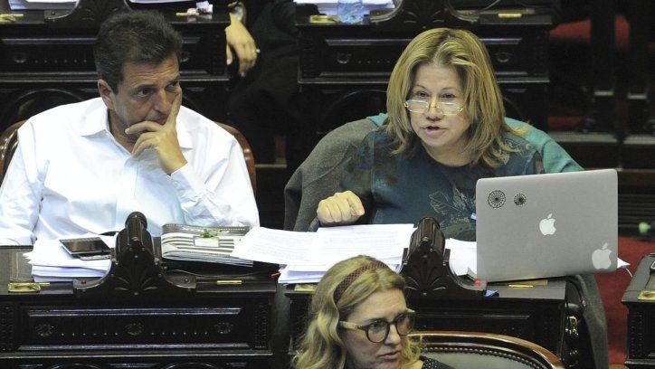 Camaño: "Es inaceptable que Macri no cumpla la promesa de campaña" de eliminar Ganancias