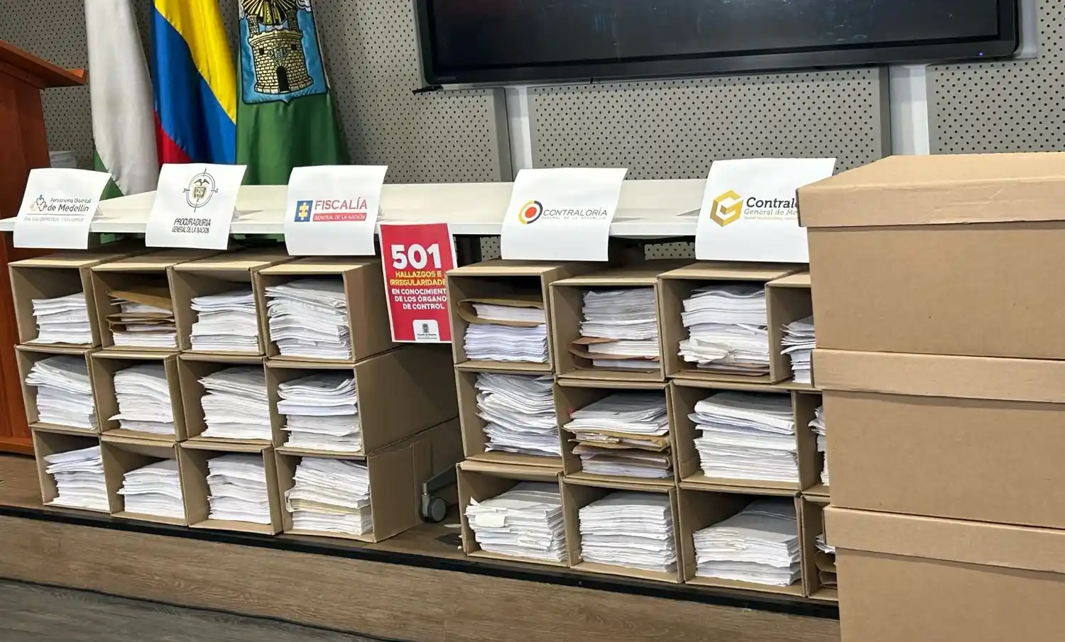 Alcalde de Medellín dice que hubo 501 hallazgos de posibles hechos de corrupción en la administración anterior