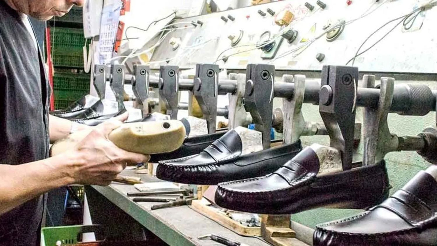 Provincia lanzó líneas de créditos para la industria del calzado