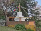 La estupa se encuentra en el Parque Independencia.