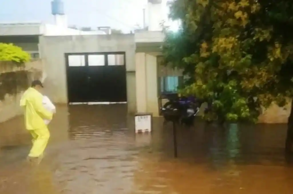 Temporal en Venado Tuerto: barrios inundados y casi 80 evacuados