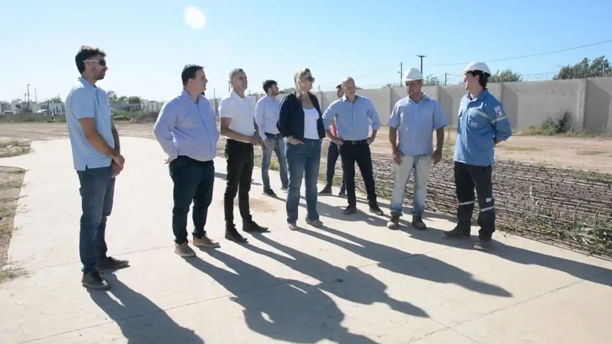 Funcionarios y directivos de la EPE recorrieron la obra