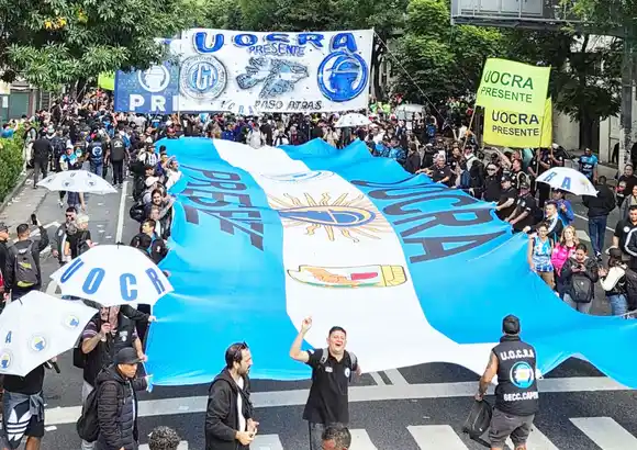 Con acompañamiento de parte de la CGT, se realizó la marcha de los jubilados ante el Congreso