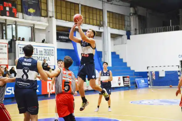 El equipo de Ferro debuta en los play in