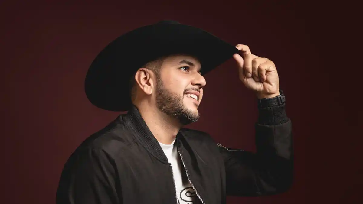 César Mendoza lanza su álbum de música llanera como solista