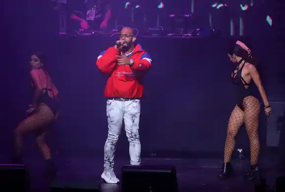 Eladio Carrión le cantó a Petare antes de irse