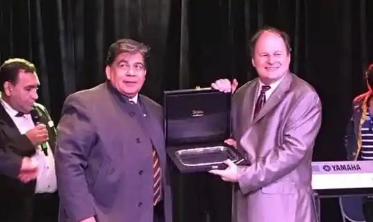 Mario Ishii en Miami: Firmó un convenio para hermanar la Universidad de José C. Paz con una de Florida 