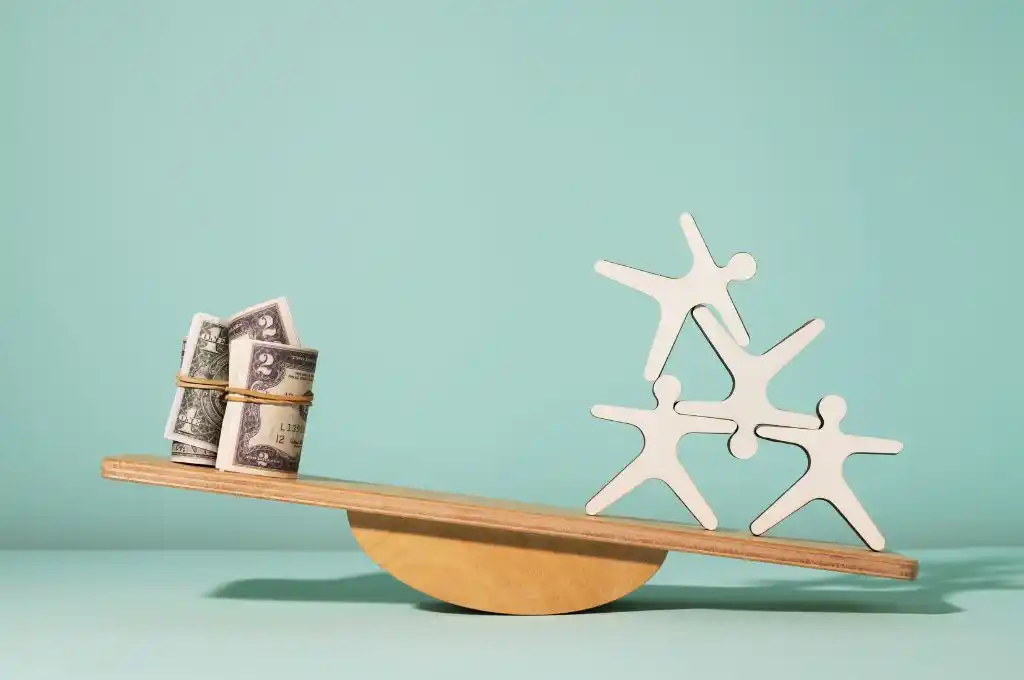 Los ingresos laborales continúan siendo la principal fuente de sustento para los hogares.