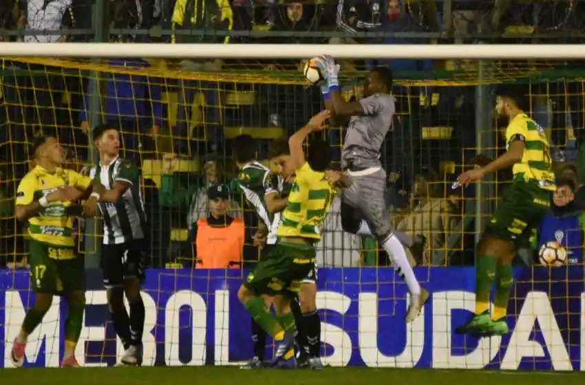 Defensa y Justicia y Banfield quedaron a mano en el duelo de argentinos