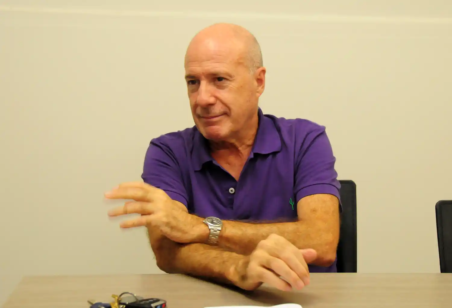 El donante del mástil y el Bicentenario confió sus razones para colaborar con el Intendente