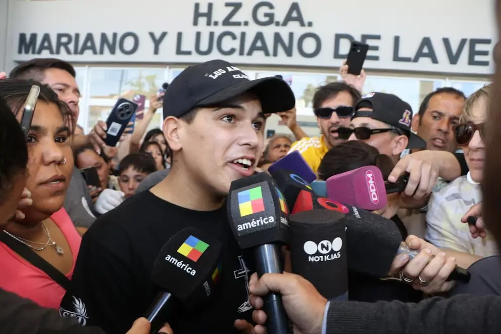 Thiago Medina dejó el hospital y habló sobre su relación con Daniela Celis