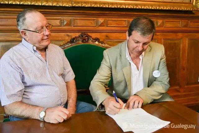 Universidad Siglo 21 y la Comuna firmaron convenio