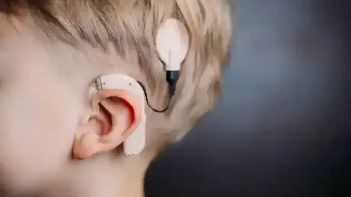 Piden ayuda para localizar los implantes cocleares de un niño entrerriano