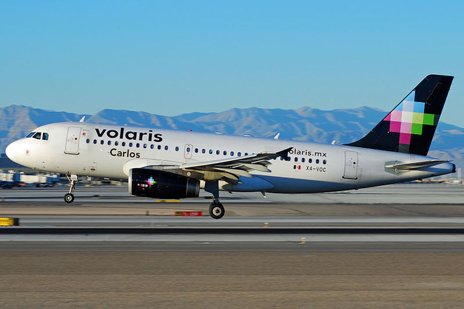 Volaris El Salvador inaugurates its flights to Miami