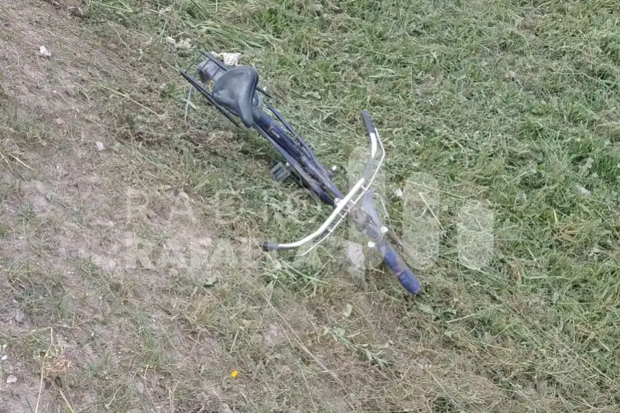 Encontraron una bicicleta abandonada y sin ruedas