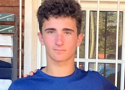 Título en dobles y finalista en singles