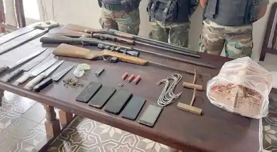 Secuestro. De armamento, municiones, elementos de cortes en un reciente operativo policial