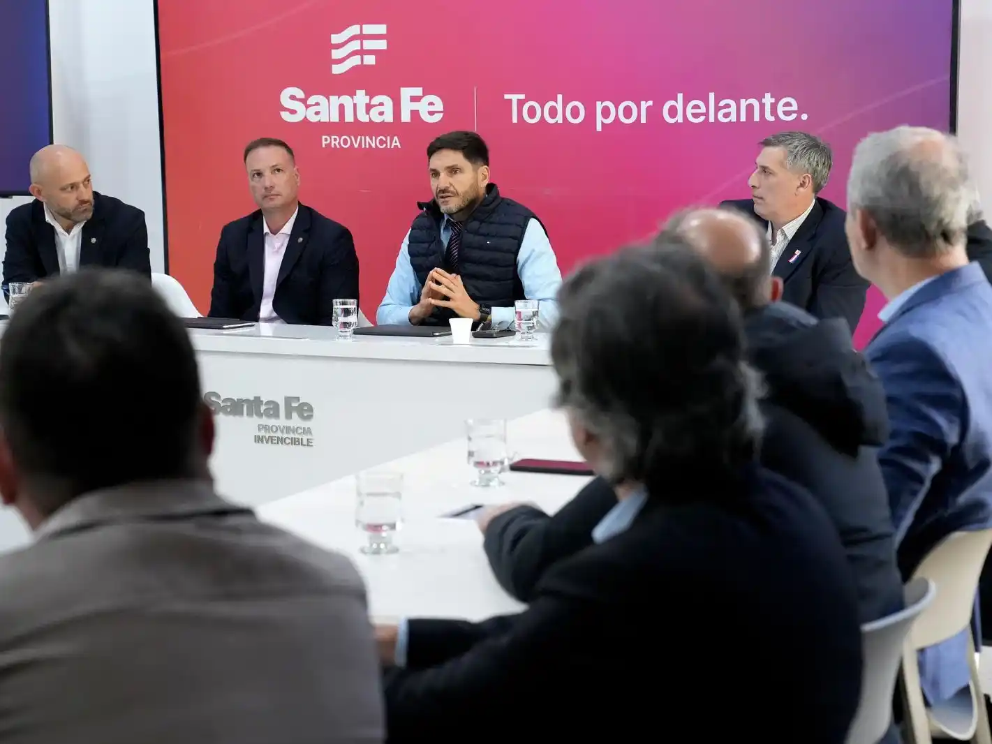 El gobernador Pullaro y los ministros Enrico, Puccini y Olivares encabezaron el encuentro en Rosario.