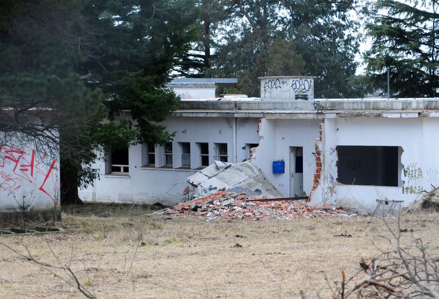 Denunciaron ante la Defensoría del Pueblo el estado de abandono del exPoliclínico Ferroviario de Villa Italia