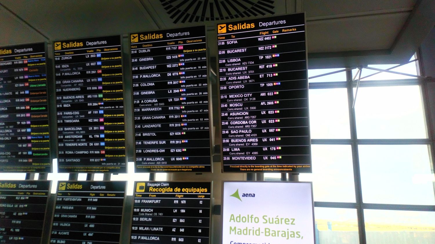 Rige el requisito de PCR negativa en los aeropuertos de España